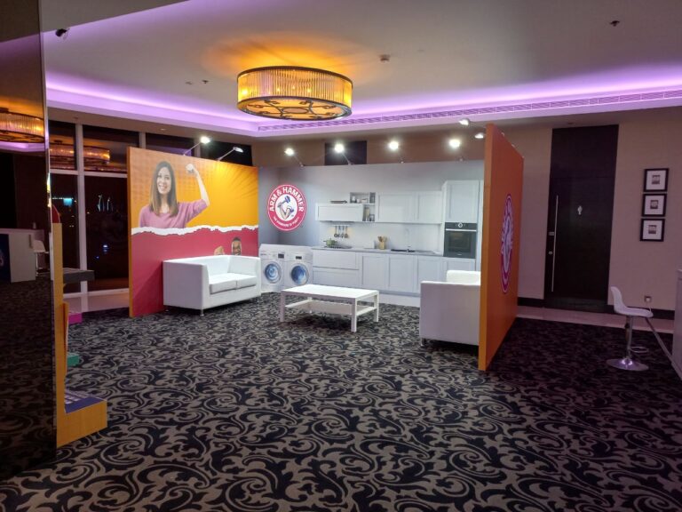 Amazing! Check out Maeander recent exhibition stand work in UAE